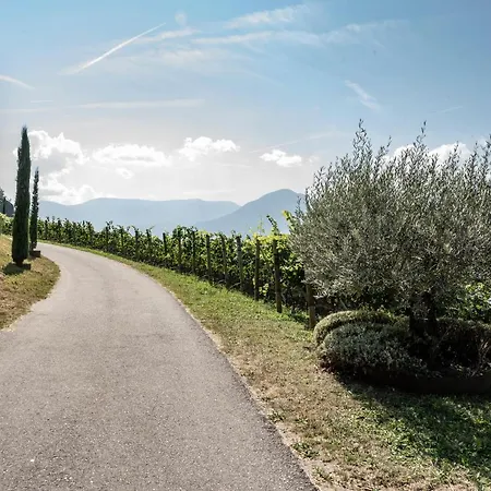 Romantik Im Weingut Eichenstein Dağ evi Merano
